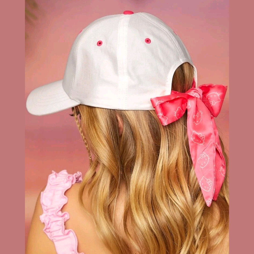 Hello Kitty Bow Hat - Picture 4 of 7